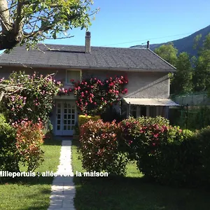 Les Millepertuis Hébergement de vacances Luz-Saint-Sauveur