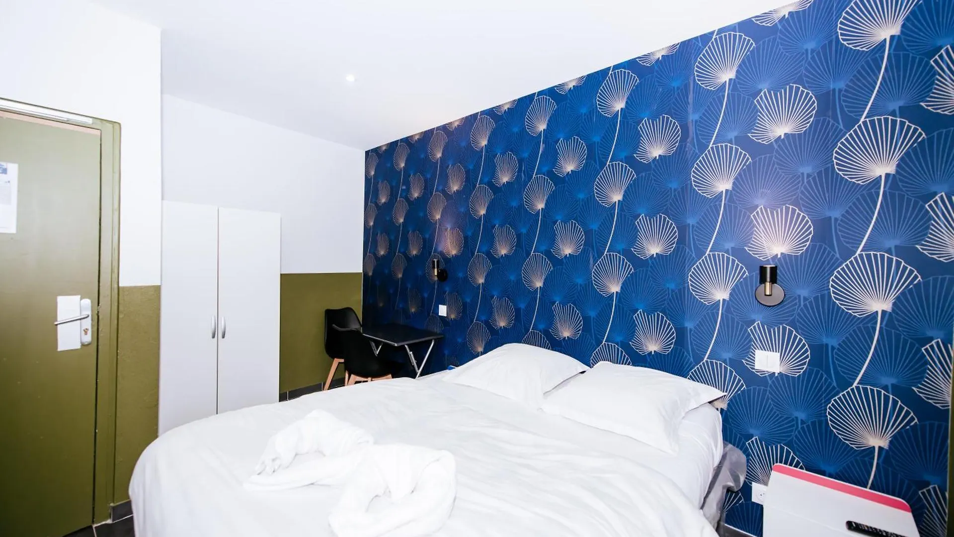 פריז Hotel De La Poste