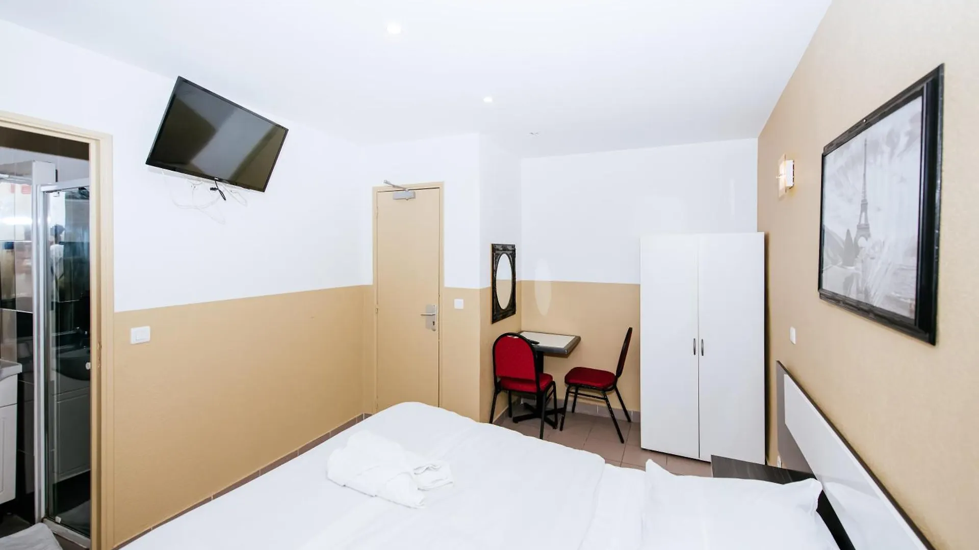 פריז Hotel De La Poste