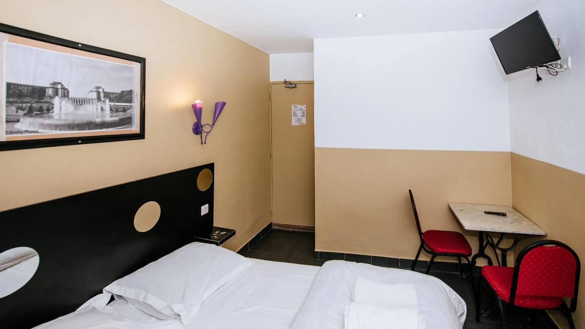 פריז Hotel De La Poste