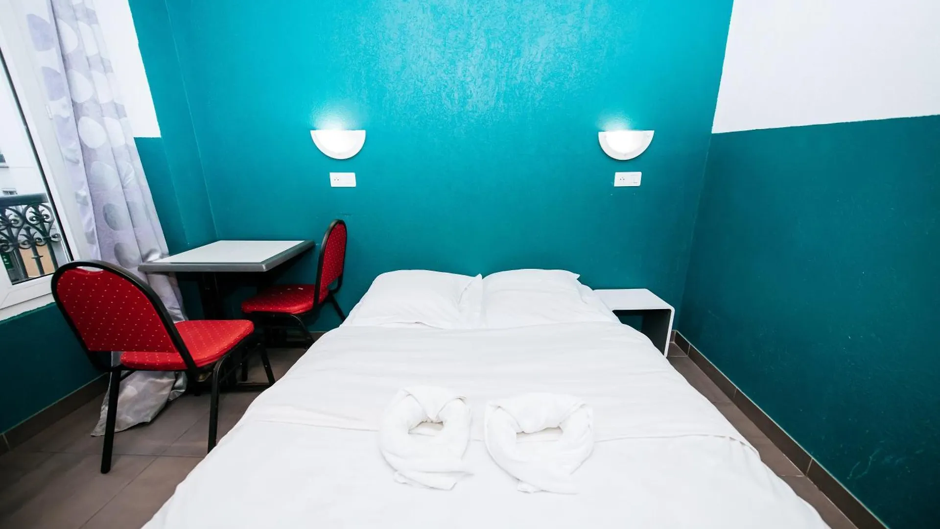 פריז Hotel De La Poste