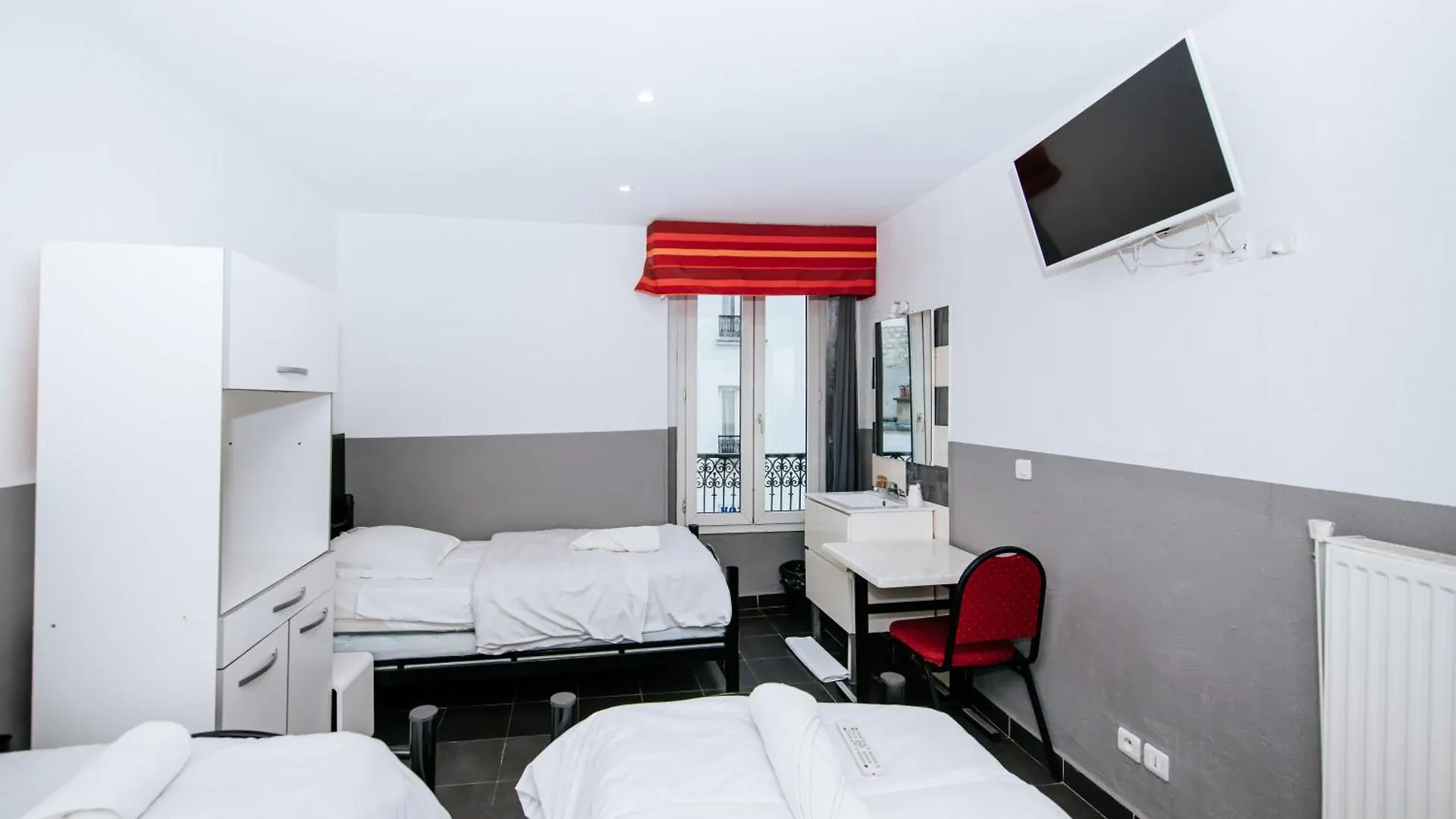 Hotel De La Poste Paris