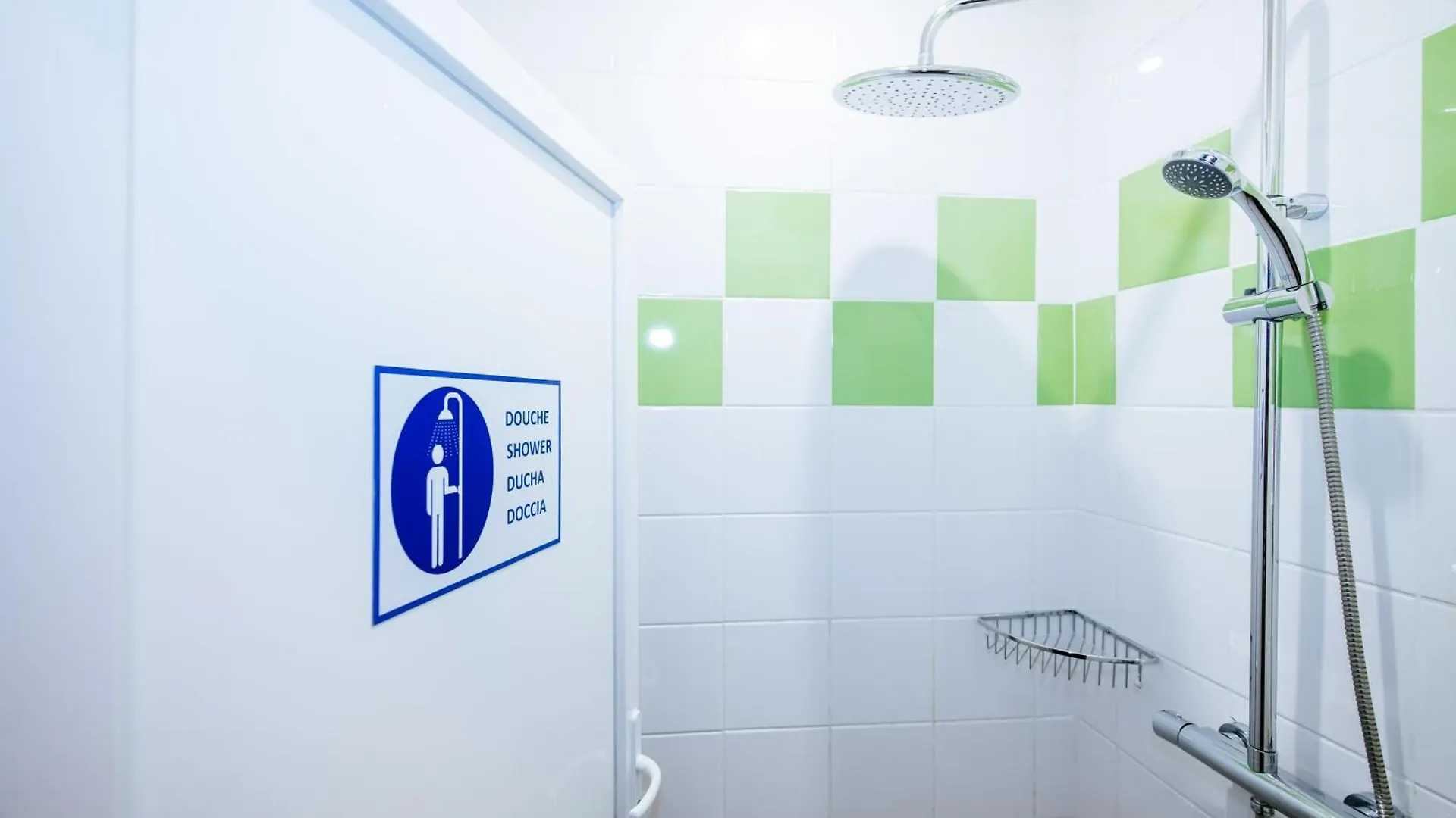 ***  פריז Hotel De La Poste צרפת