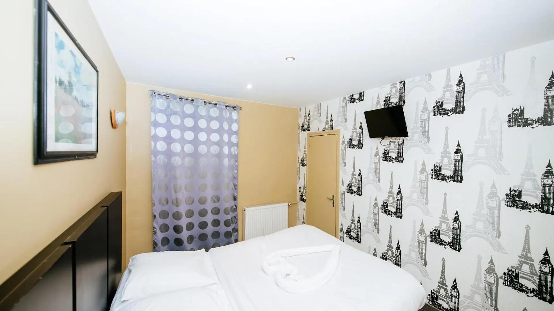 פריז Hotel De La Poste