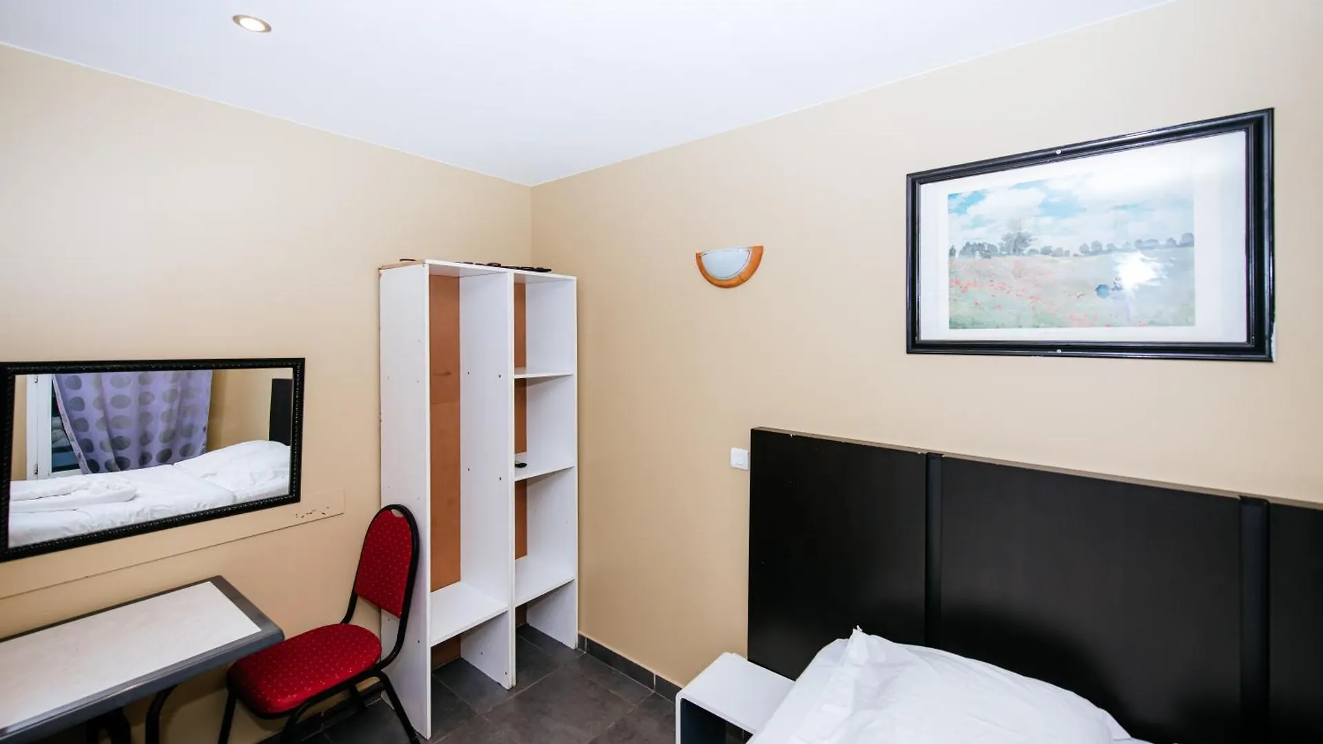 פריז Hotel De La Poste