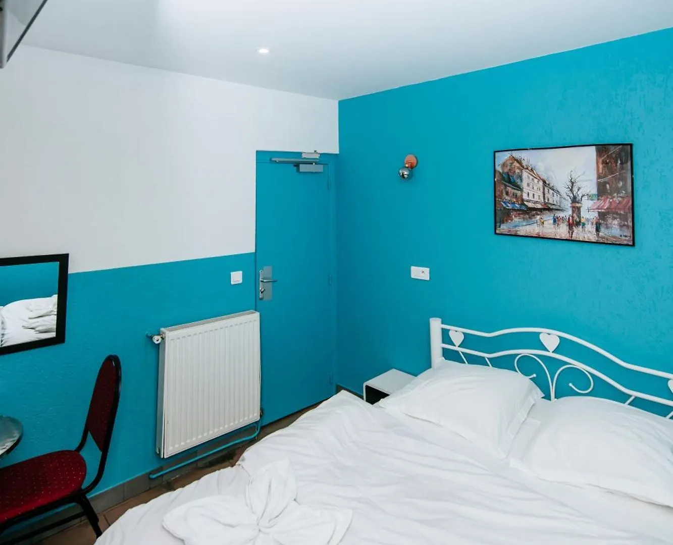 פריז Hotel De La Poste 3*,  צרפת