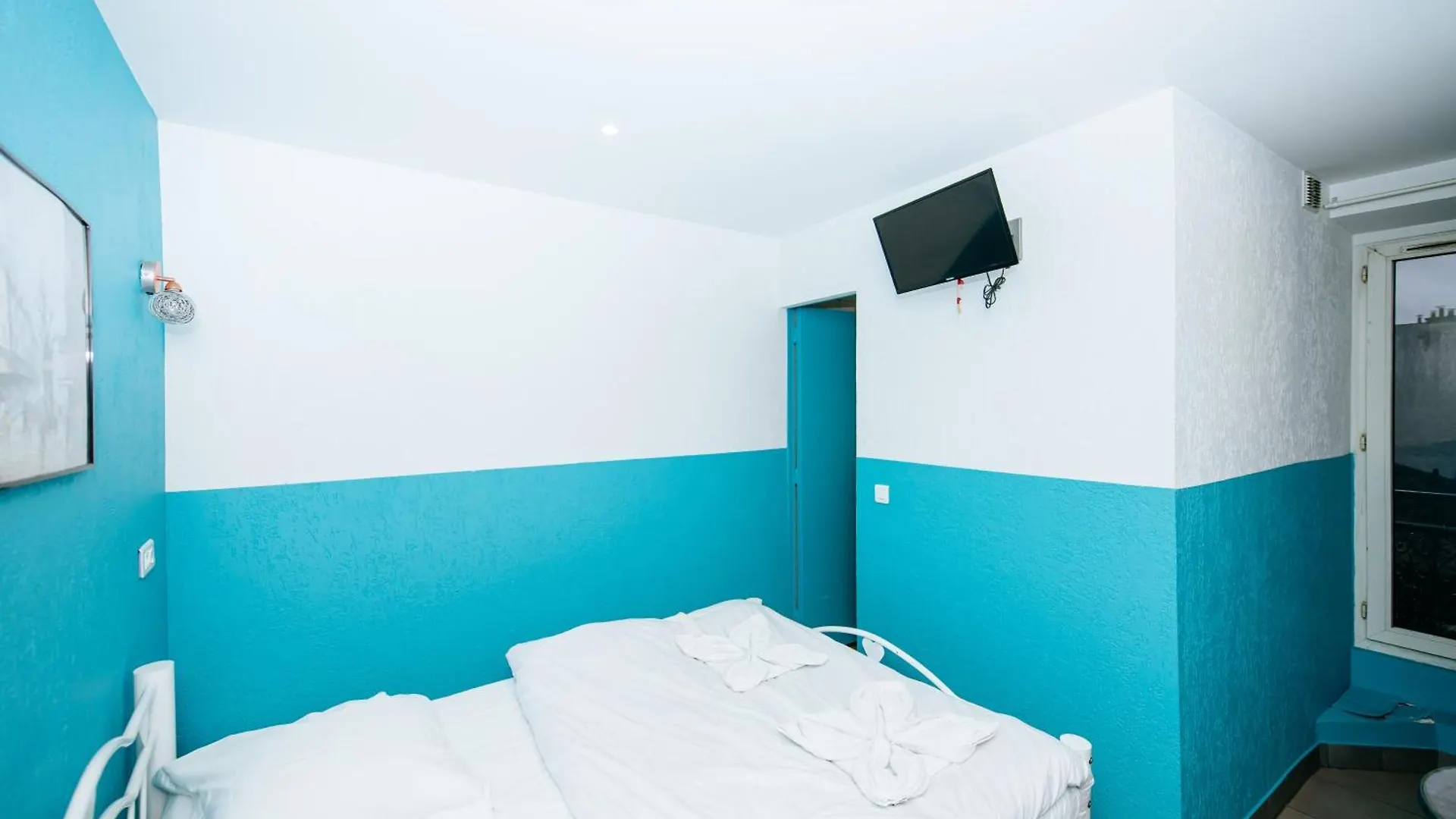 פריז Hotel De La Poste