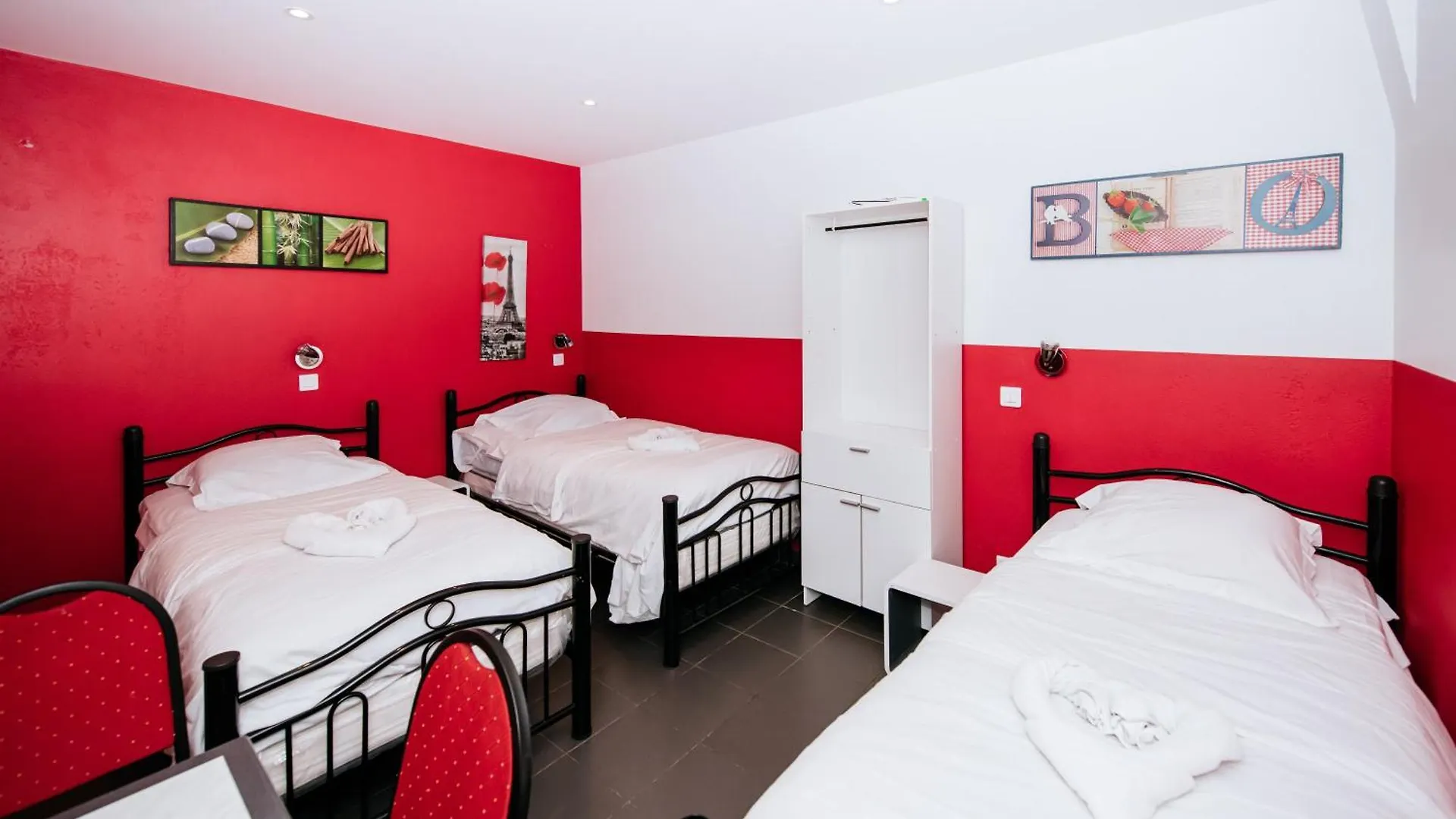 Hotel De La Poste Paris