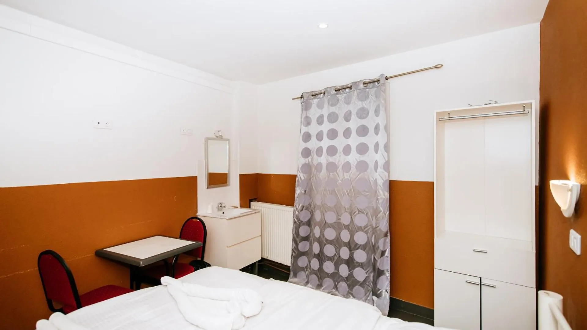 Hotel De La Poste Paris France