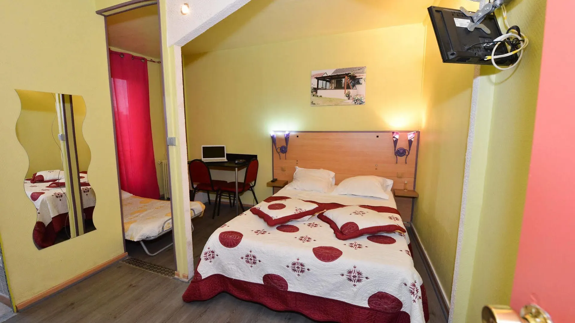 Hotel De La Poste Paris